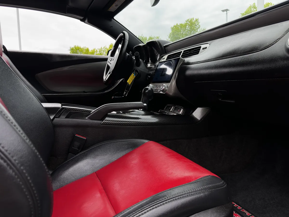 2014 Chevrolet Camaro LT thumbnail 31
