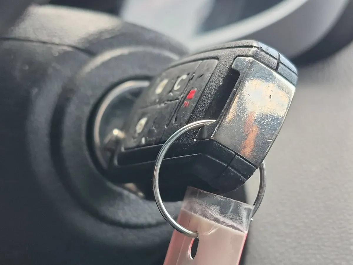 2014 Chevrolet Equinox LT thumbnail 16