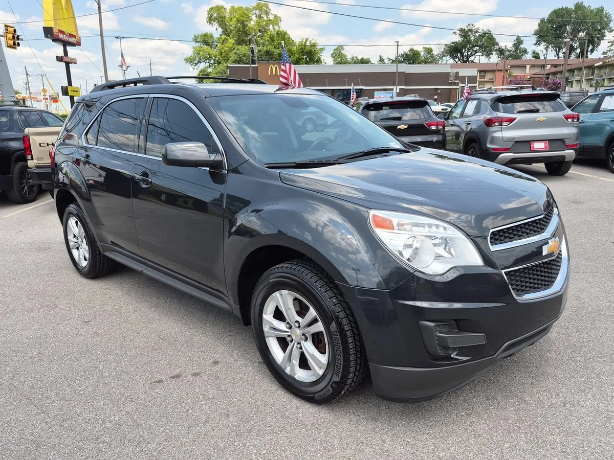 2014 Chevrolet Equinox LT thumbnail 2