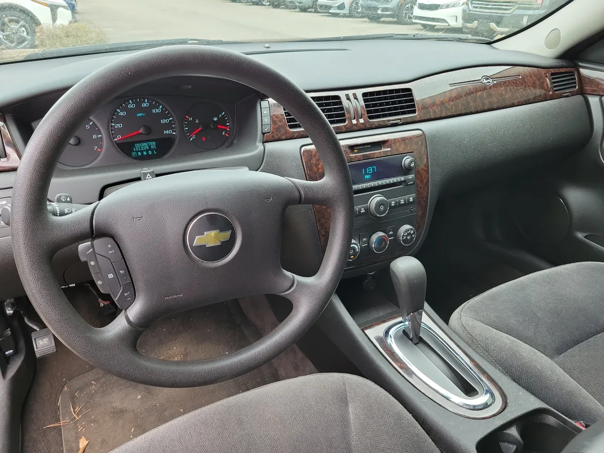2014 Chevrolet Impala Limited LS thumbnail 9