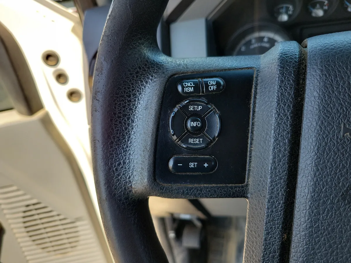 2014 Ford F-250 XLT thumbnail 16