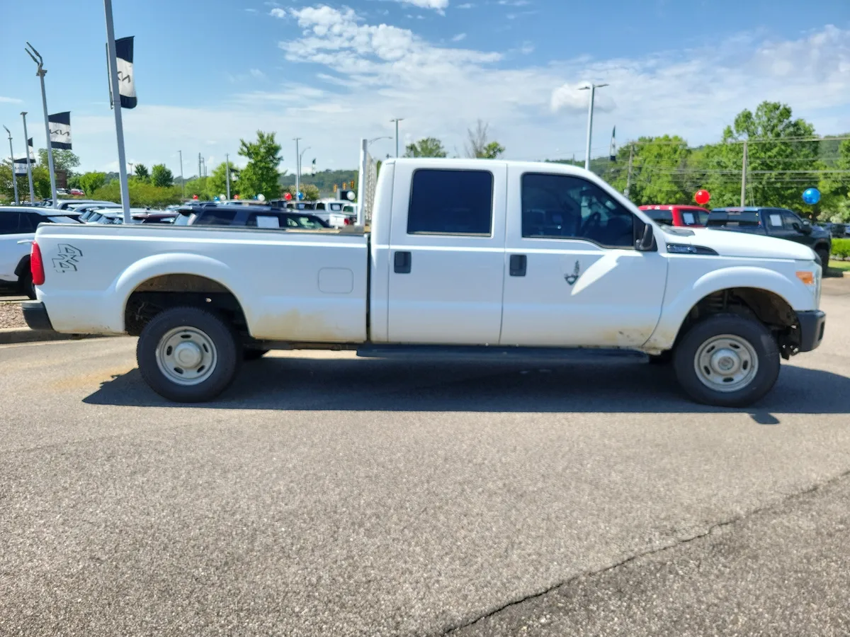 2014 Ford F-250 XLT thumbnail 6