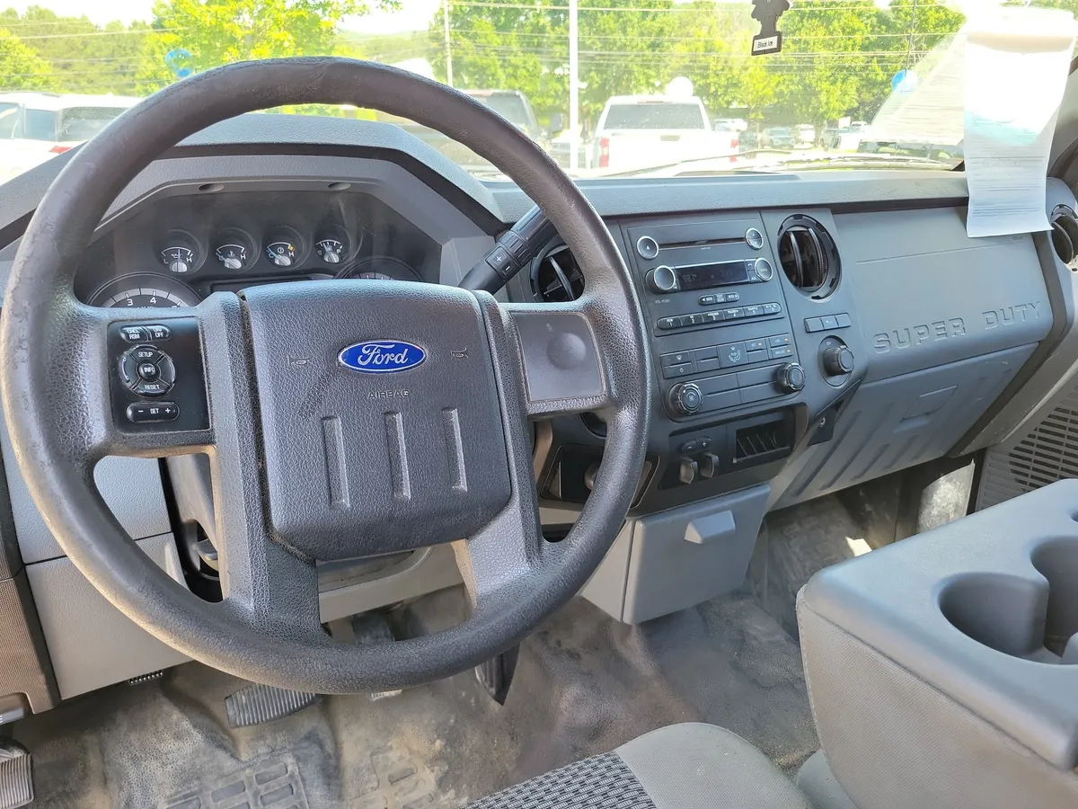 2014 Ford F-250 XLT thumbnail 9