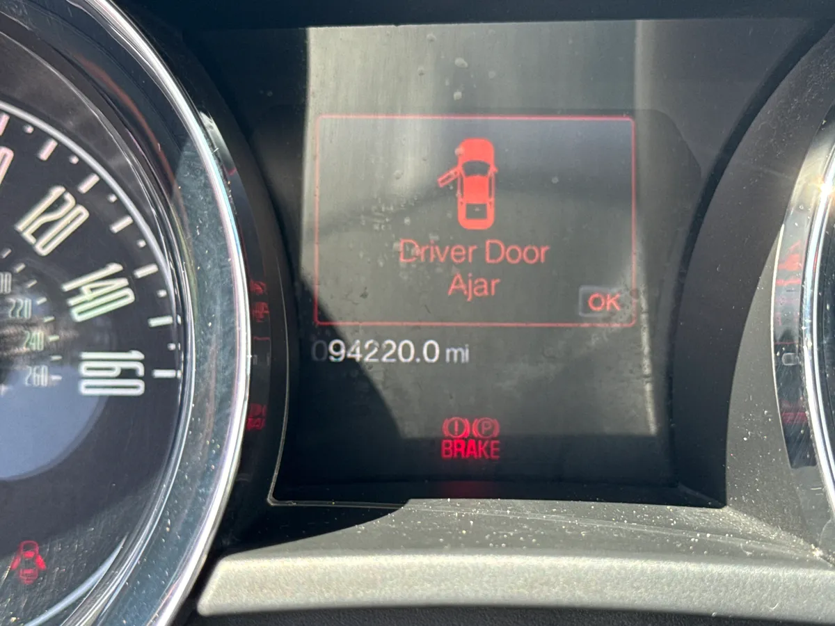 2014 Ford Mustang V6 Premium thumbnail 21