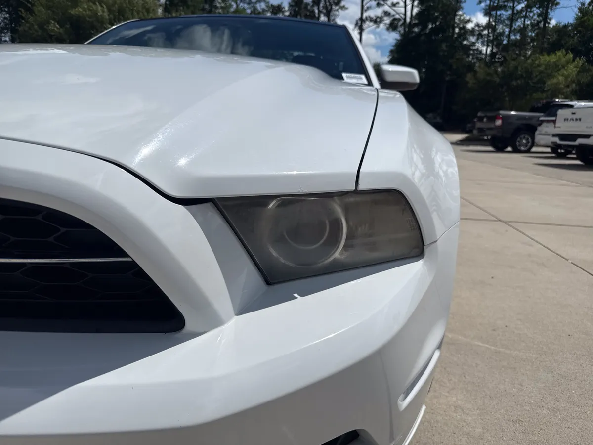 2014 Ford Mustang V6 Premium thumbnail 5