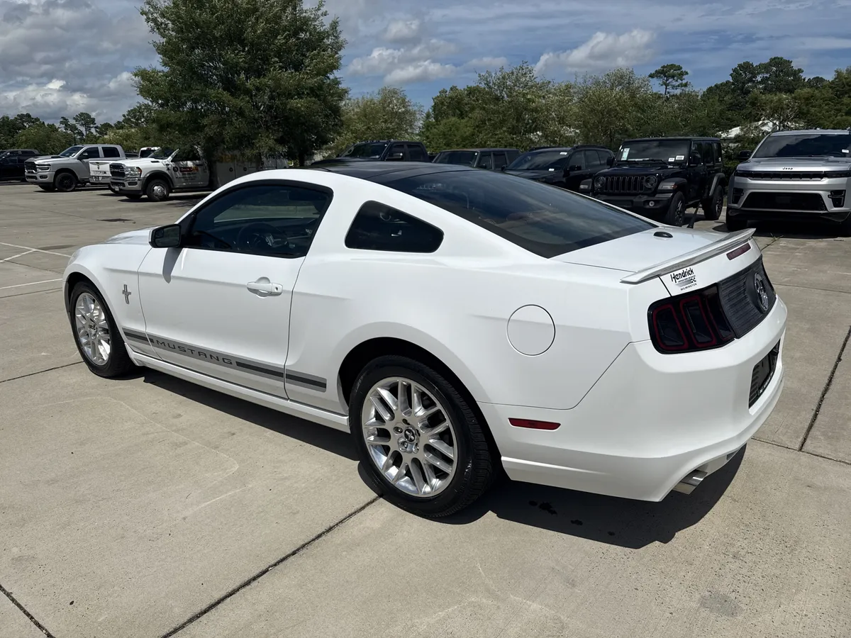 2014 Ford Mustang V6 Premium thumbnail 7