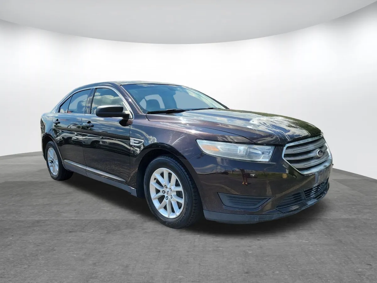 2014 Ford Taurus SE thumbnail 14