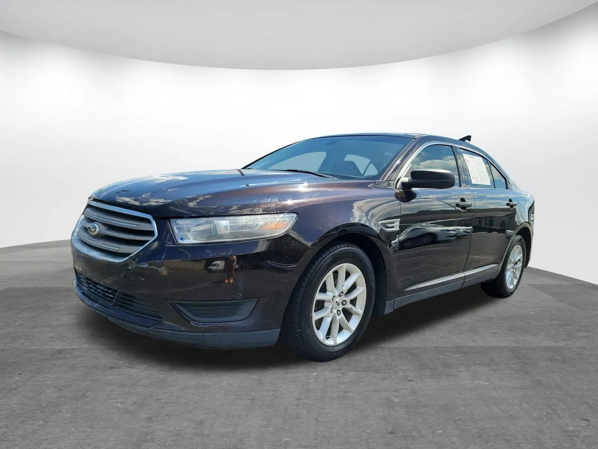 2014 Ford Taurus SE thumbnail 16