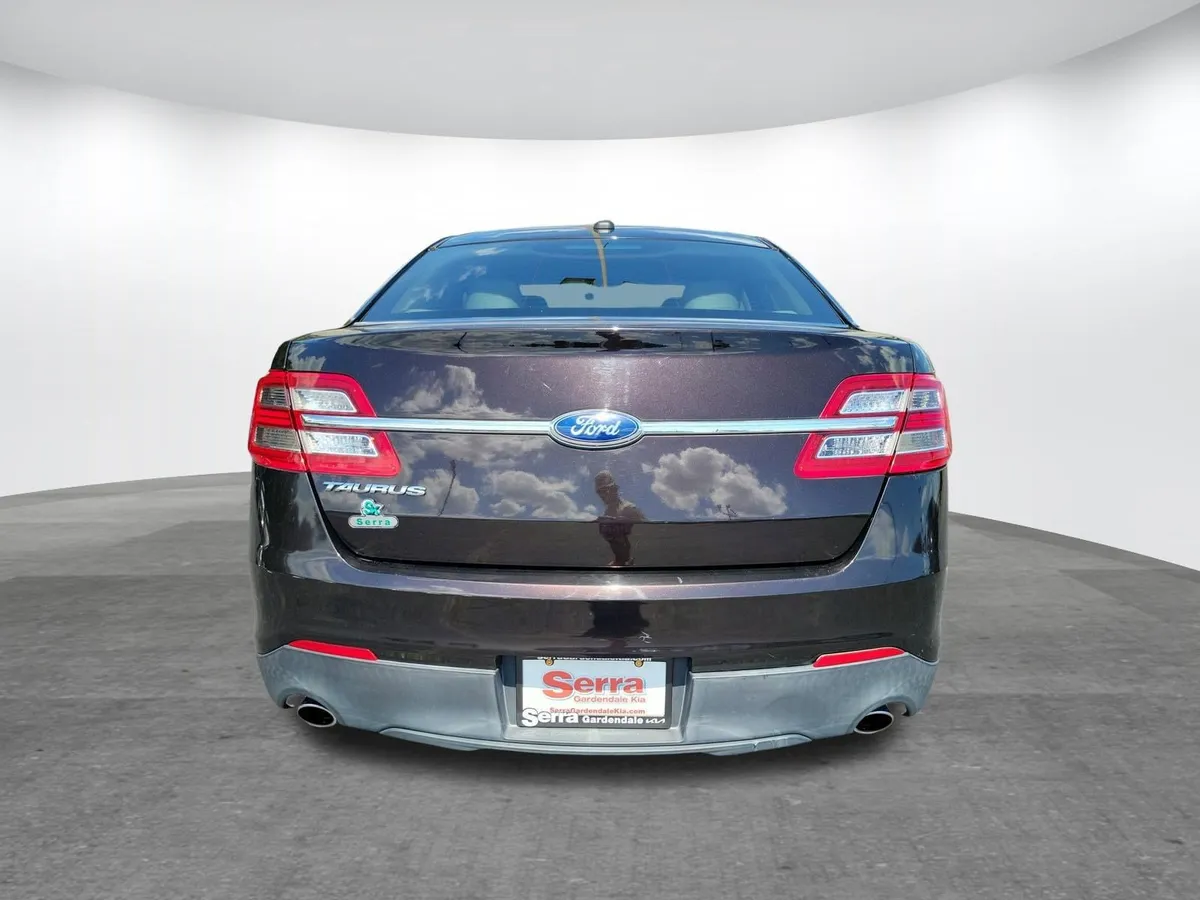 2014 Ford Taurus SE thumbnail 19