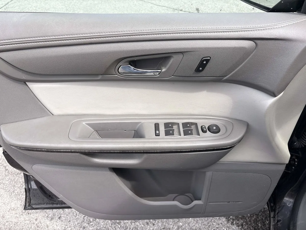 2014 GMC Acadia SLT thumbnail 11