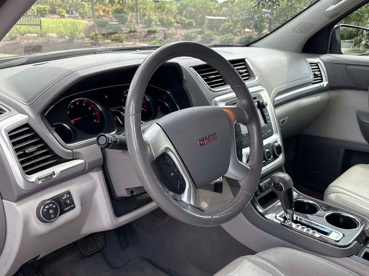 2014 GMC Acadia SLT thumbnail 17