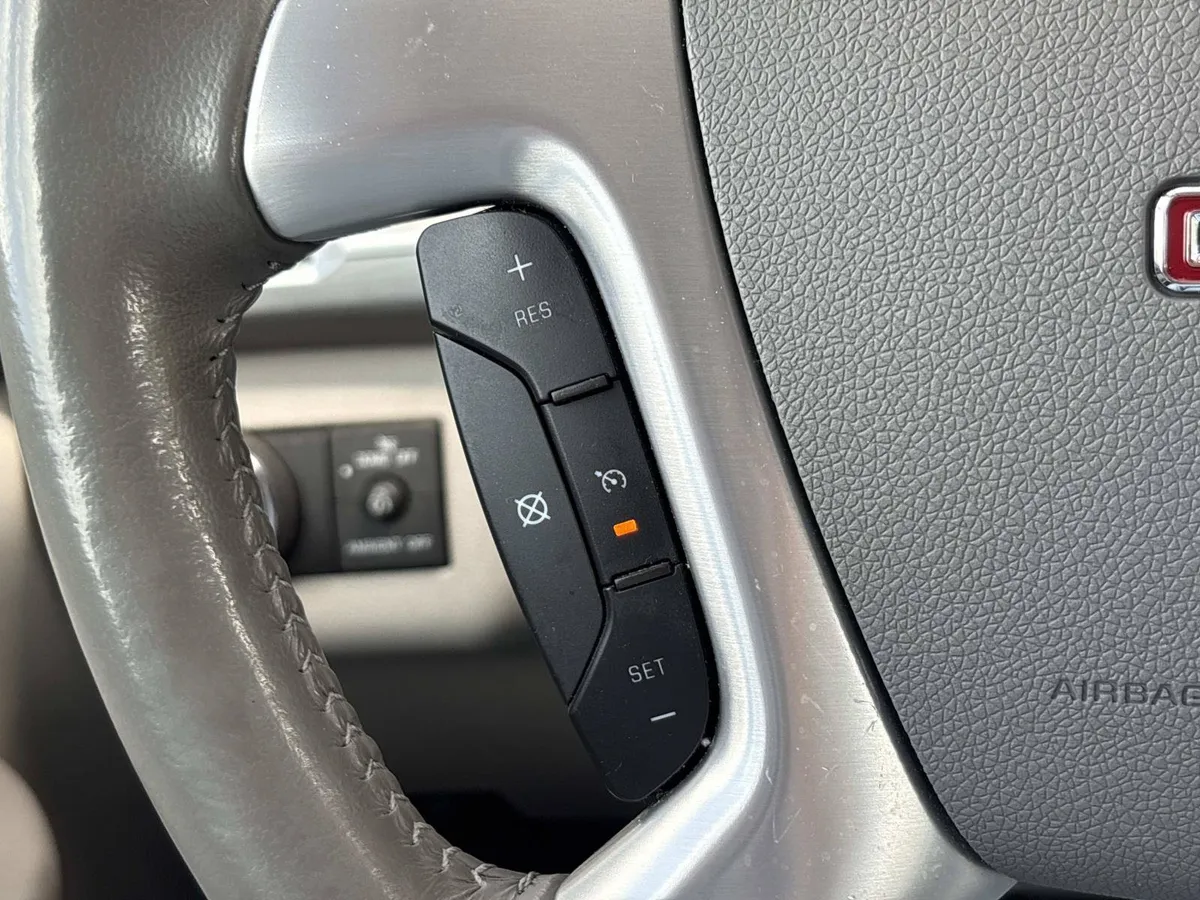 2014 GMC Acadia SLT thumbnail 19