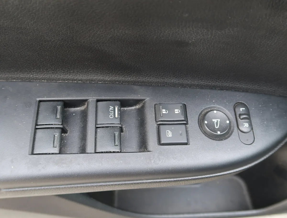 2014 Honda Accord LX thumbnail 15