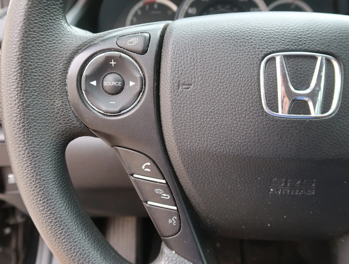 2014 Honda Accord LX thumbnail 18