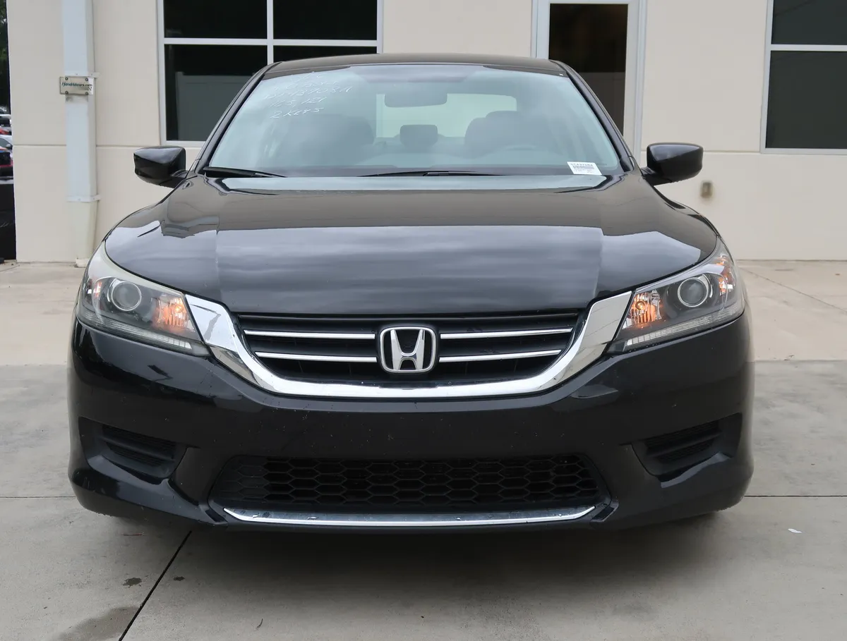 2014 Honda Accord LX thumbnail 2