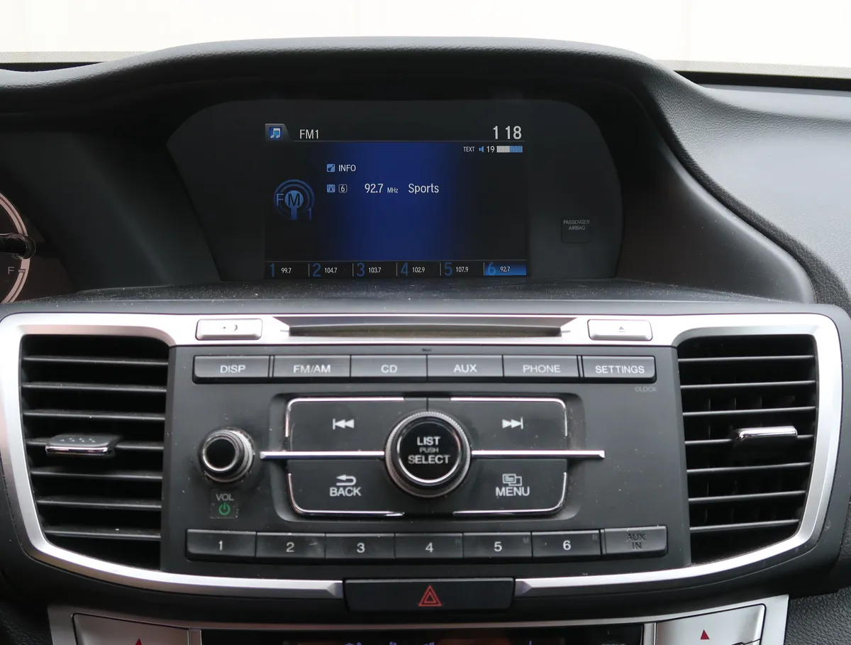 2014 Honda Accord LX thumbnail 24