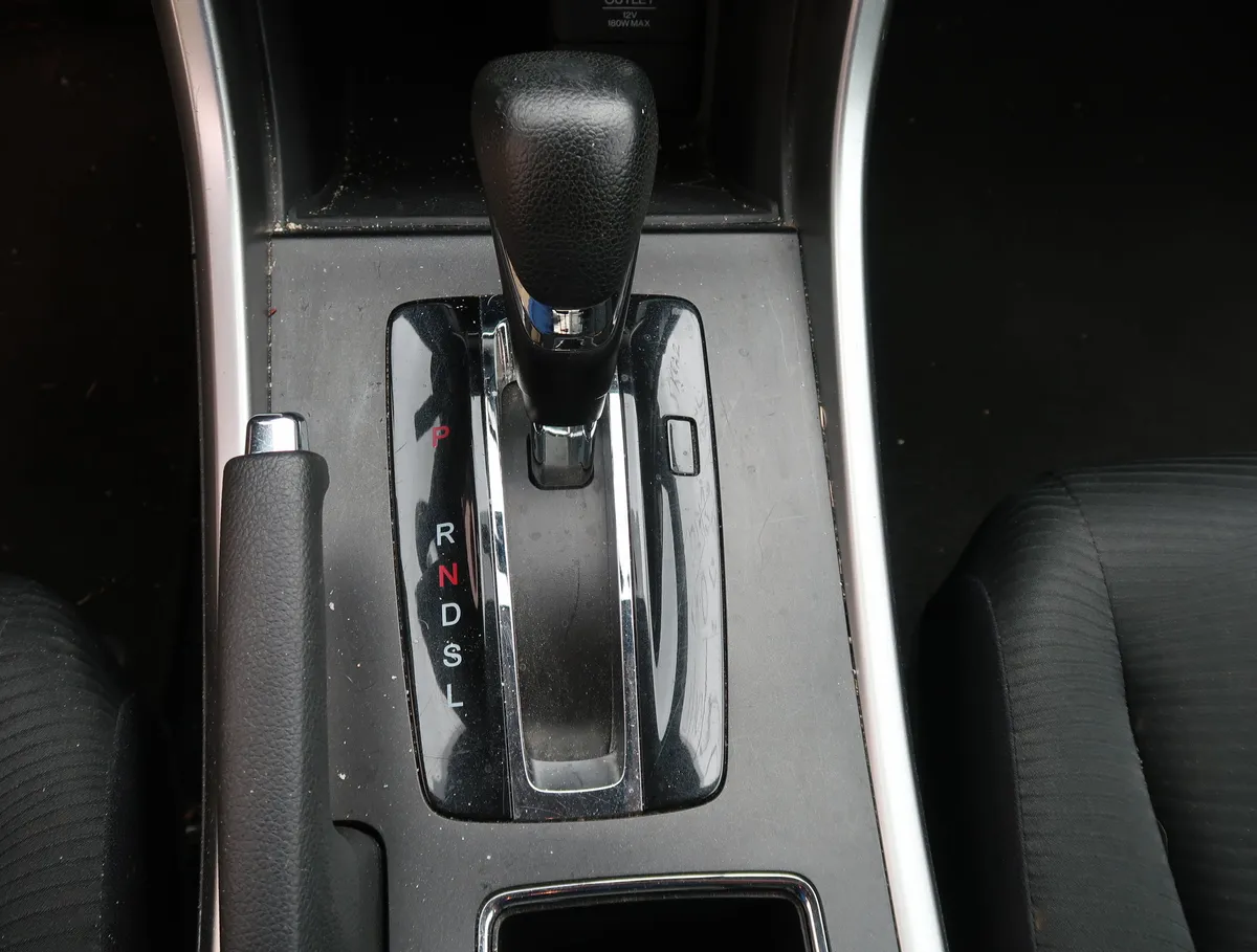 2014 Honda Accord LX thumbnail 26