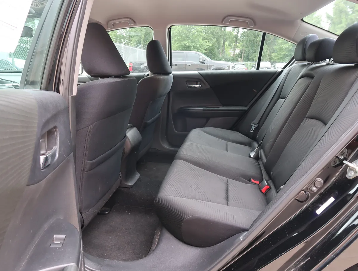2014 Honda Accord LX thumbnail 28