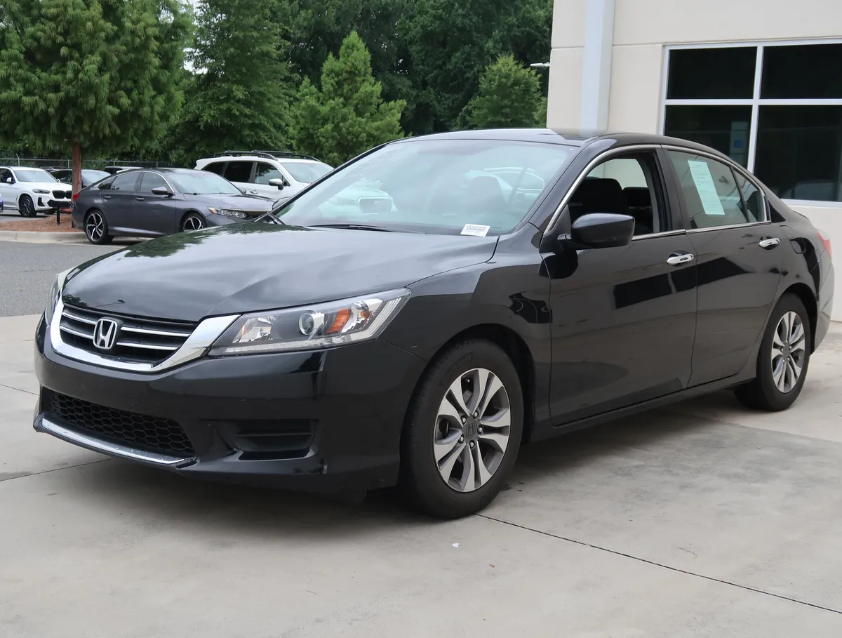 2014 Honda Accord LX thumbnail 4