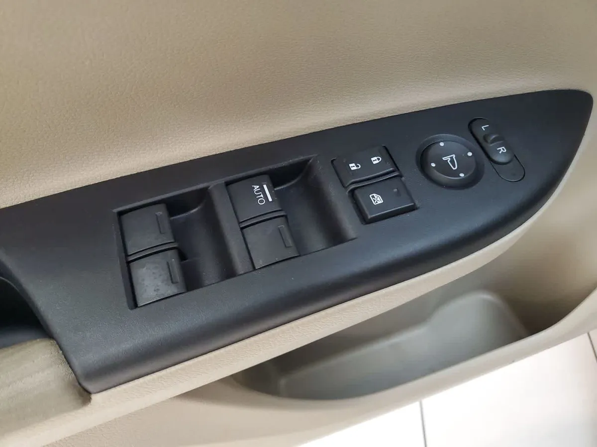 2014 Honda Accord LX thumbnail 15