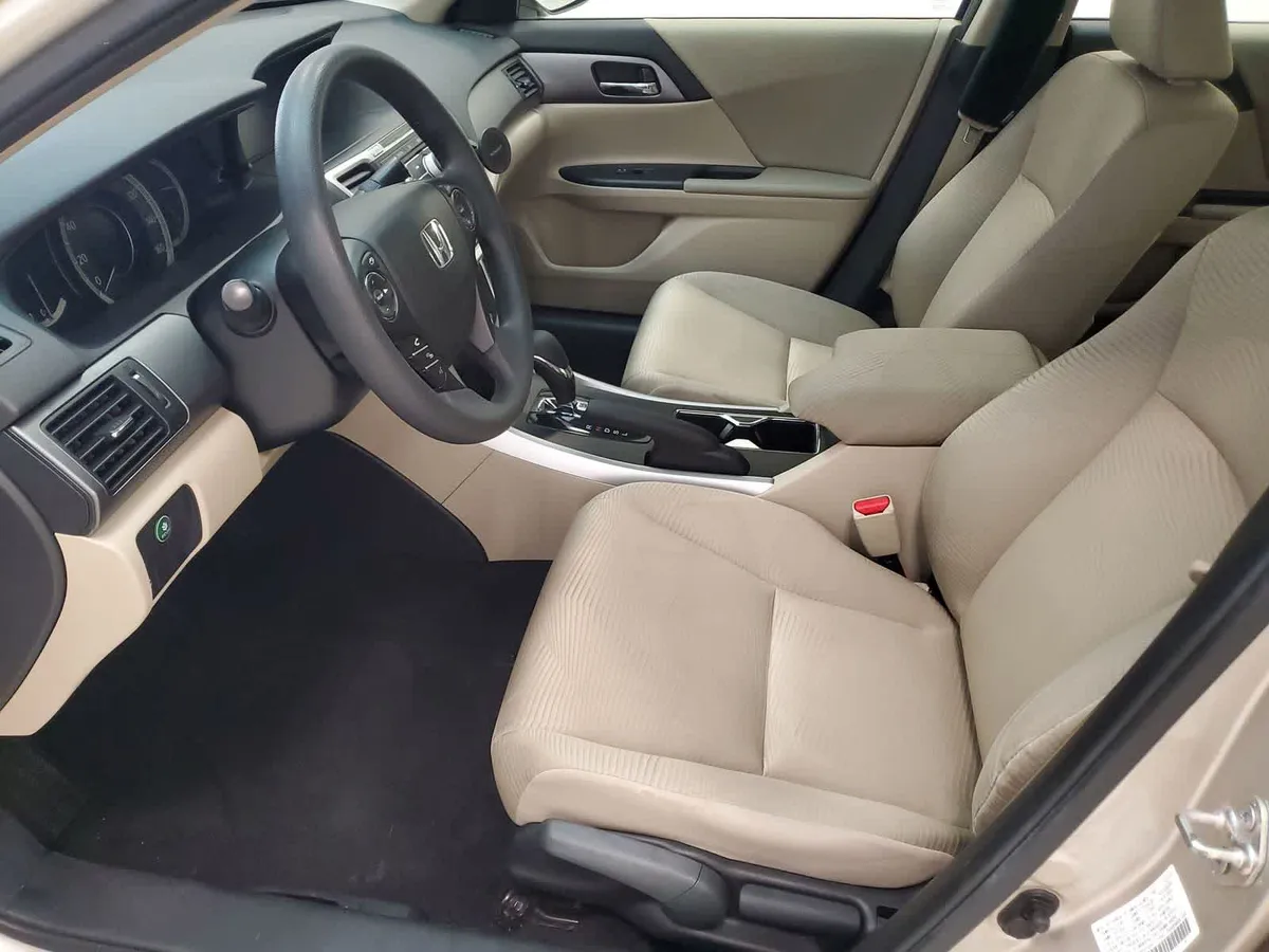 2014 Honda Accord LX thumbnail 16