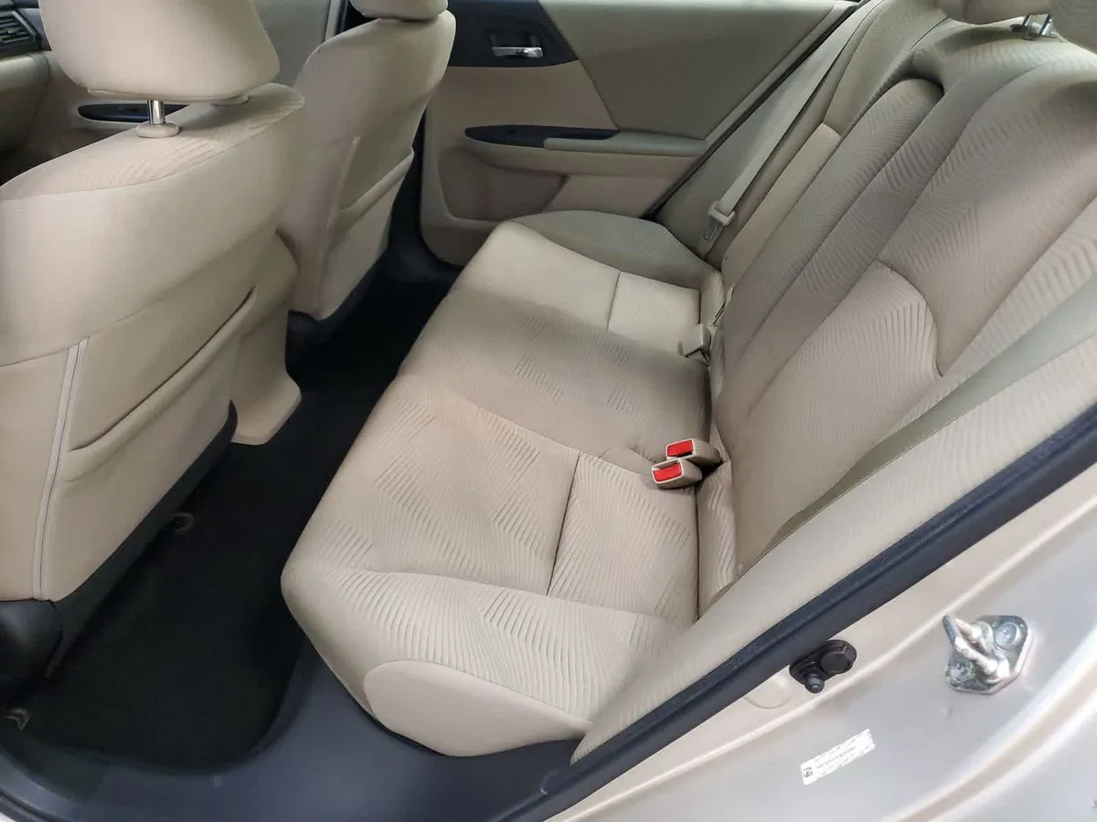 2014 Honda Accord LX thumbnail 18