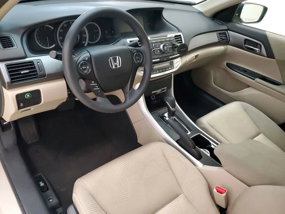 2014 Honda Accord LX thumbnail 2