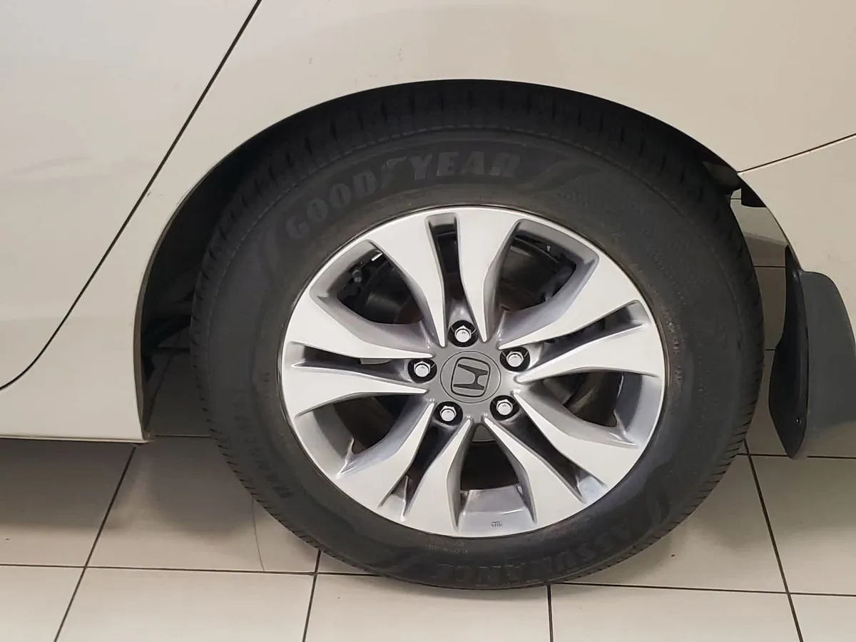 2014 Honda Accord LX thumbnail 21