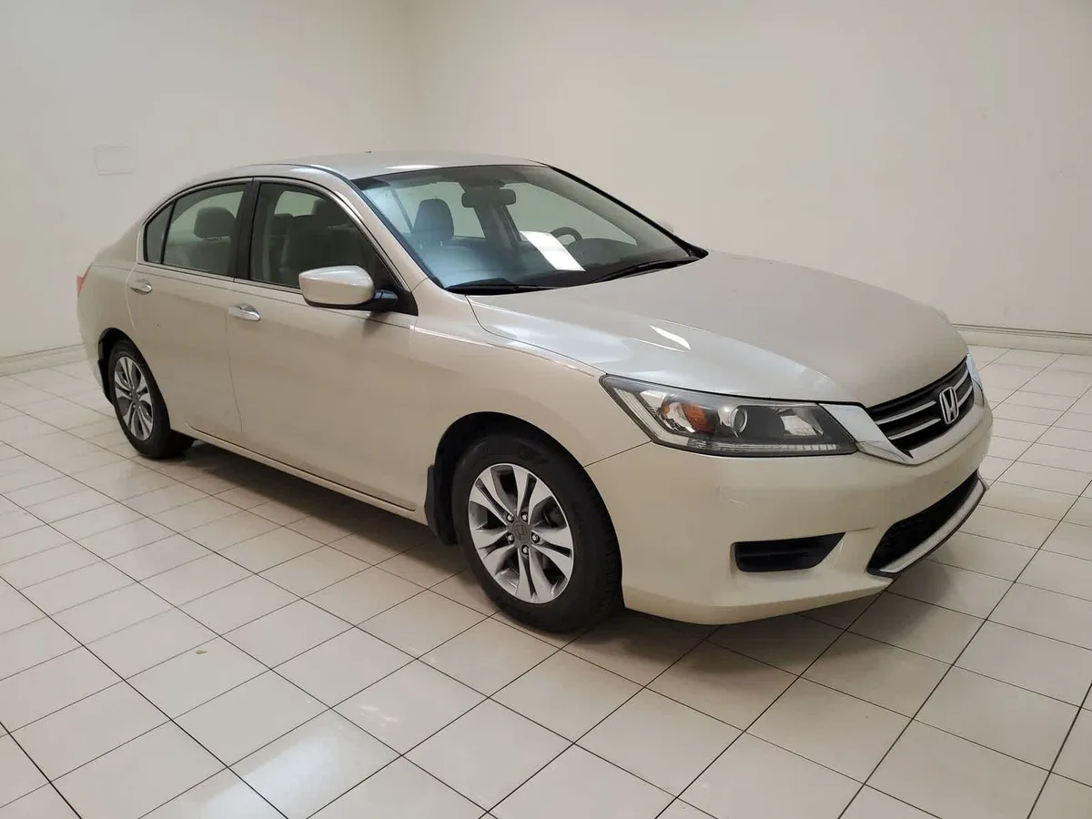 2014 Honda Accord LX thumbnail 23