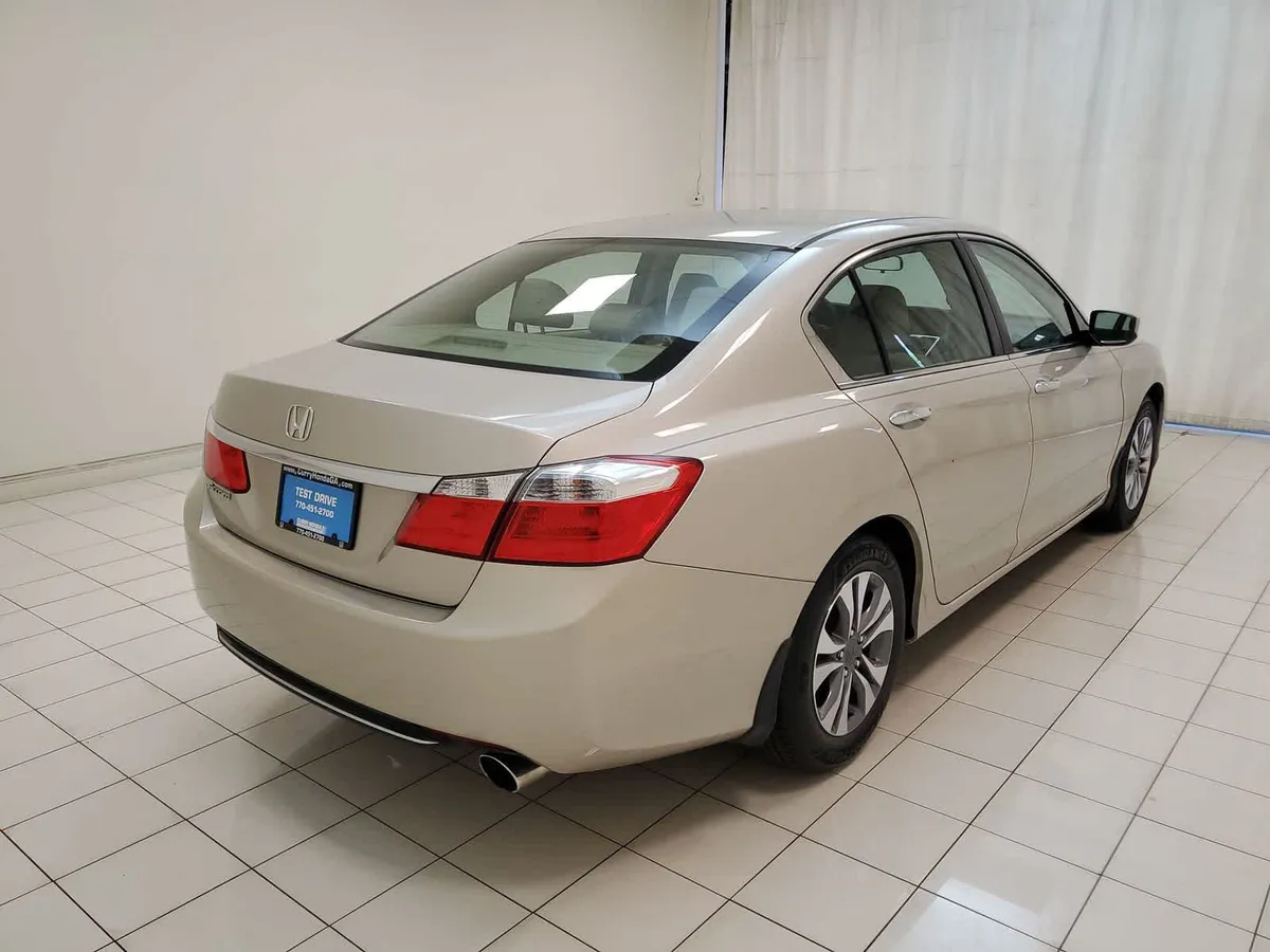 2014 Honda Accord LX thumbnail 25