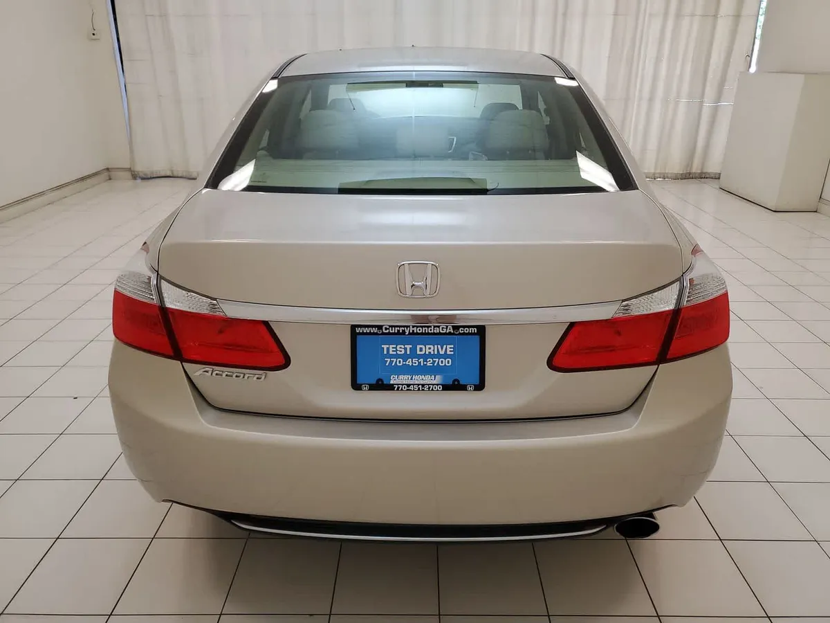 2014 Honda Accord LX thumbnail 26