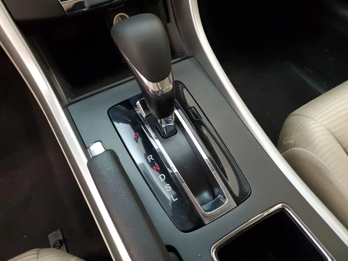 2014 Honda Accord LX thumbnail 6
