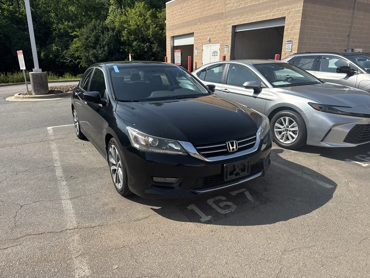 2014 Honda Accord Sport thumbnail 2