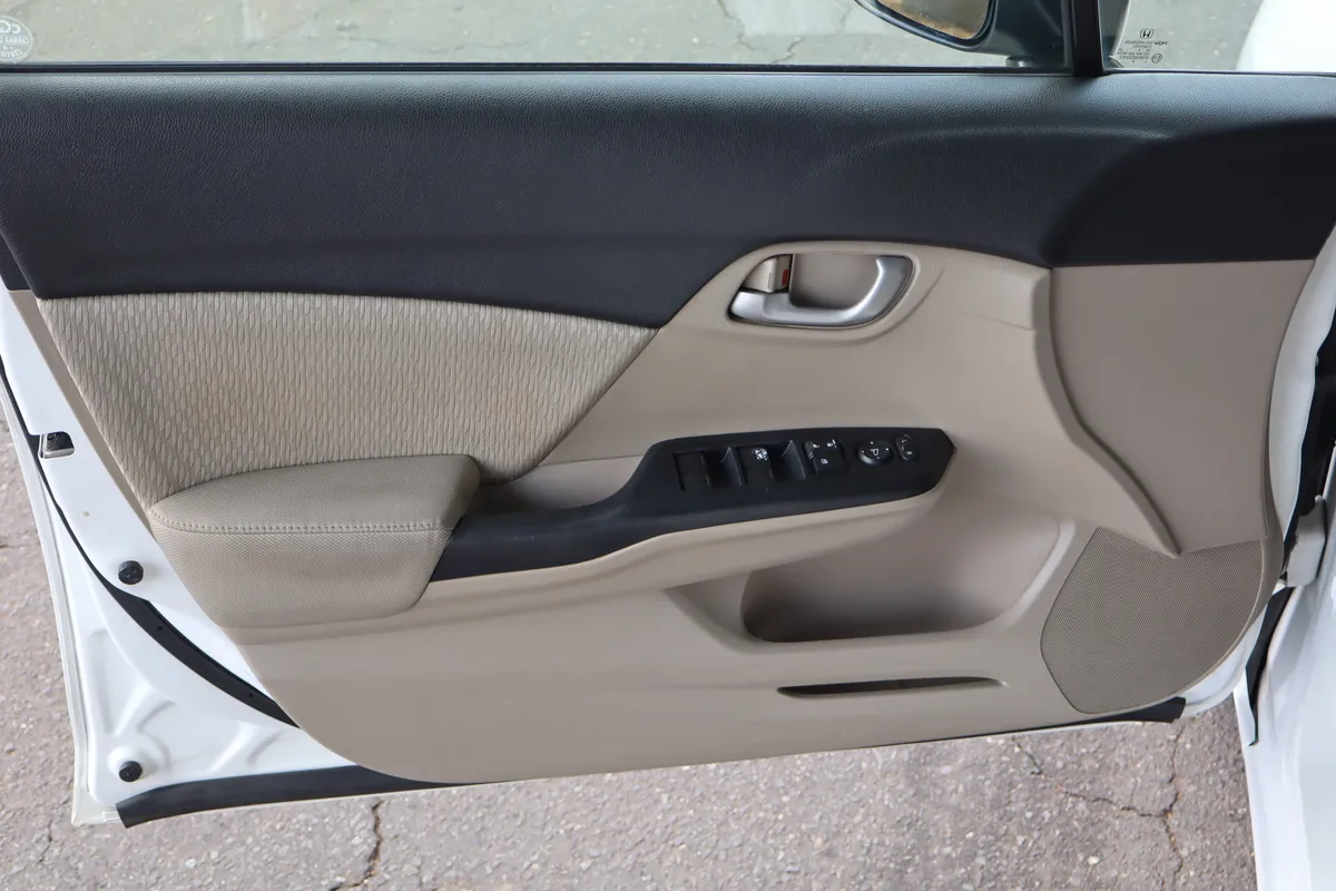 2014 Honda Civic LX thumbnail 12