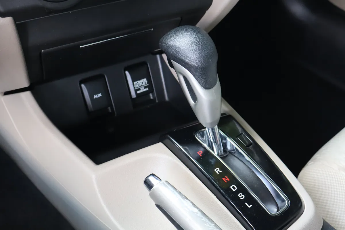 2014 Honda Civic LX thumbnail 21