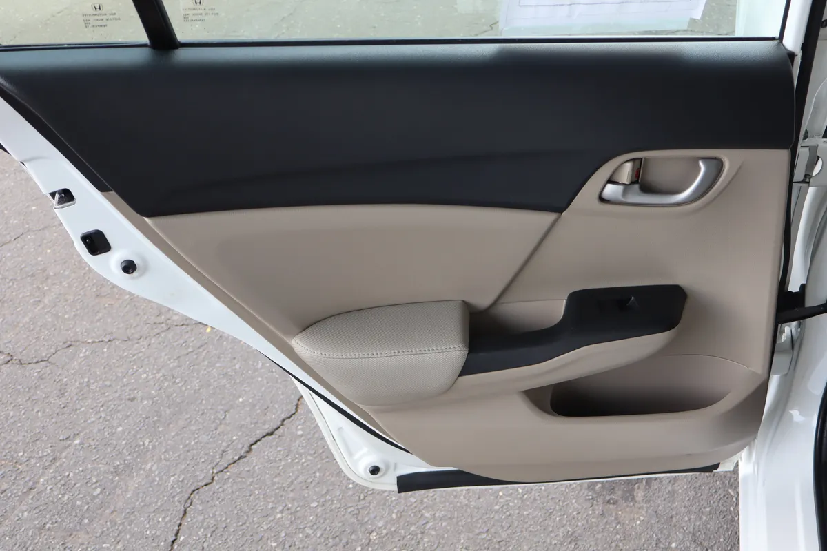 2014 Honda Civic LX thumbnail 28
