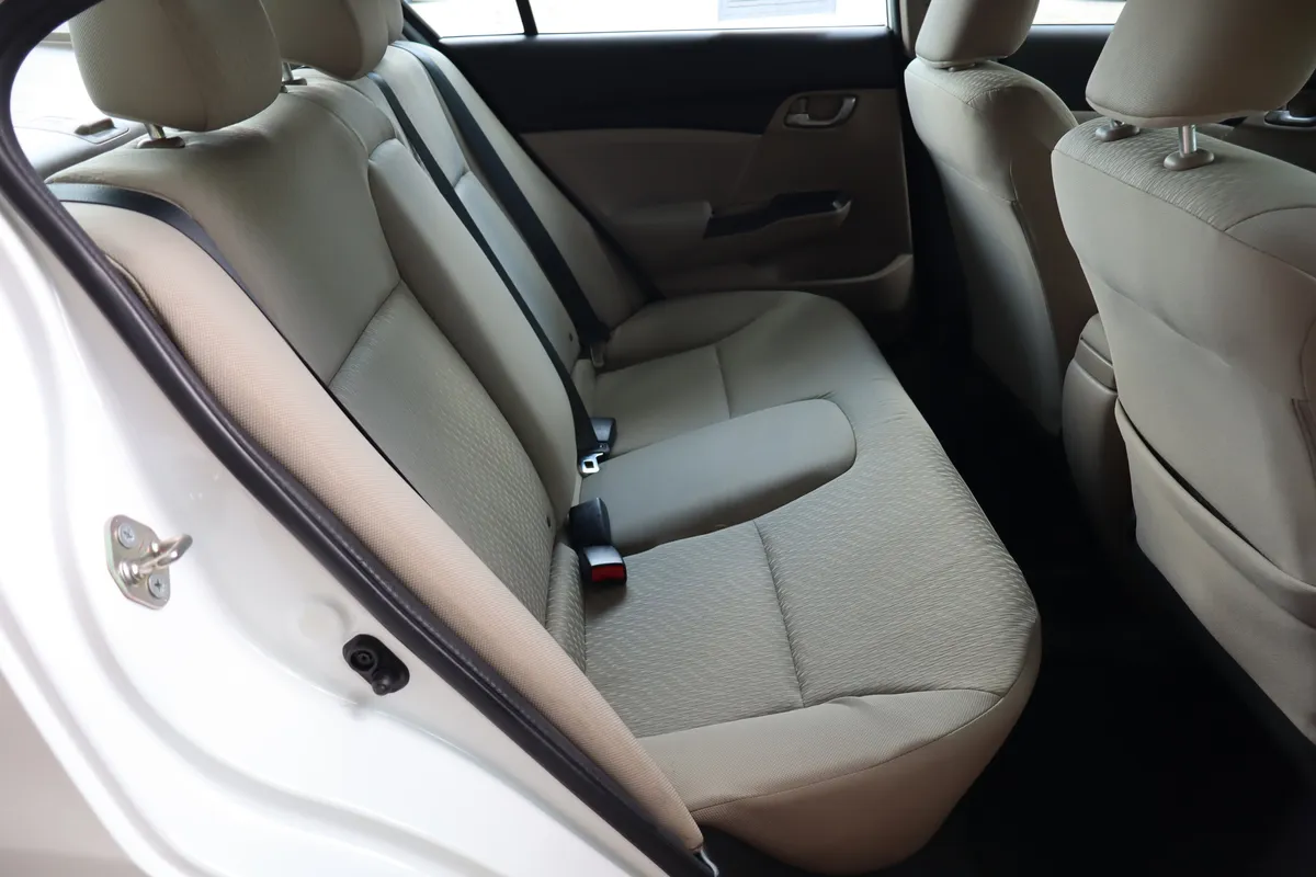 2014 Honda Civic LX thumbnail 31
