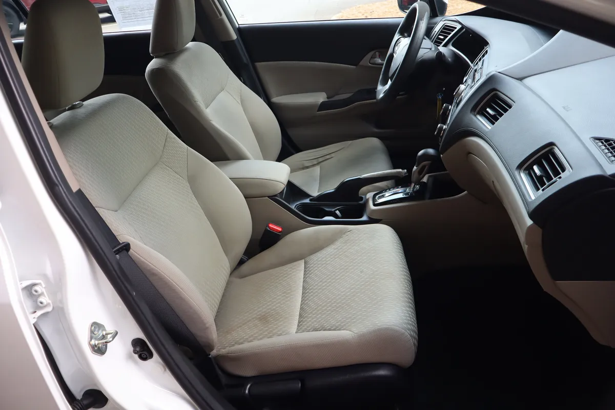 2014 Honda Civic LX thumbnail 33
