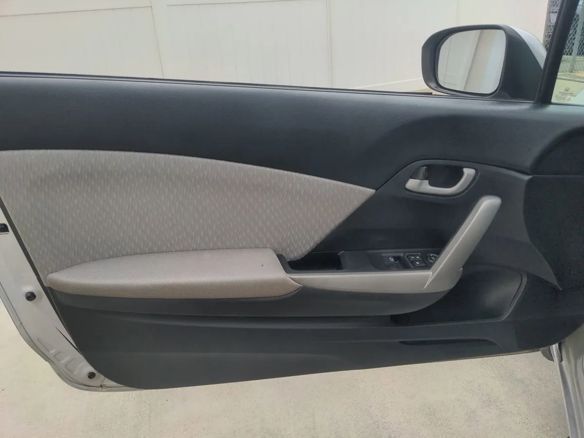 2014 Honda Civic LX thumbnail 13