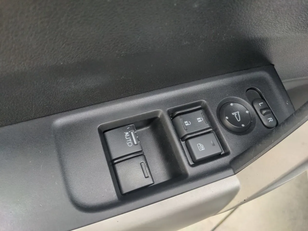 2014 Honda Civic LX thumbnail 14