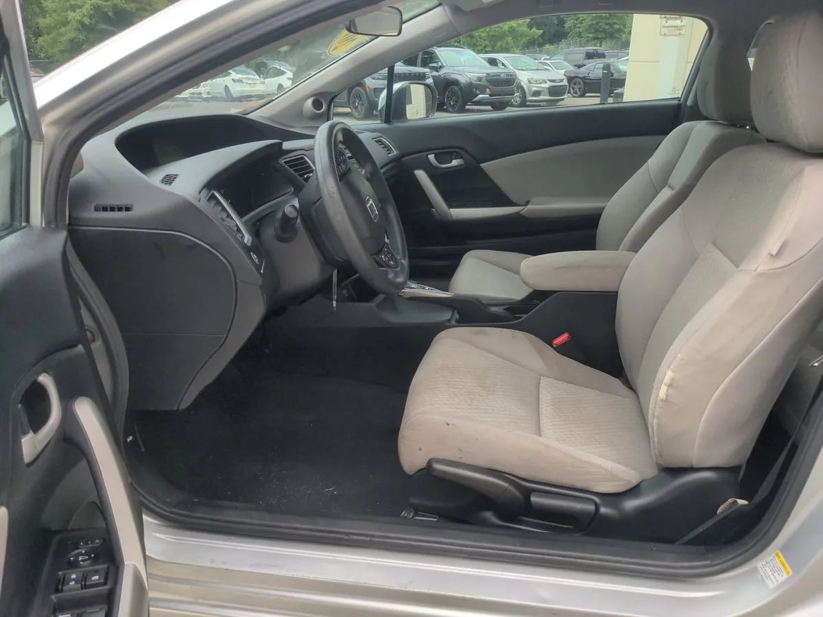 2014 Honda Civic LX thumbnail 15