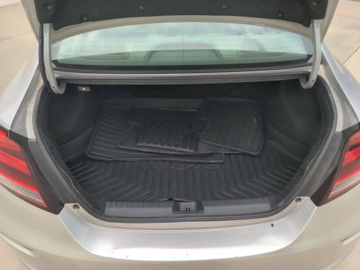 2014 Honda Civic LX thumbnail 30