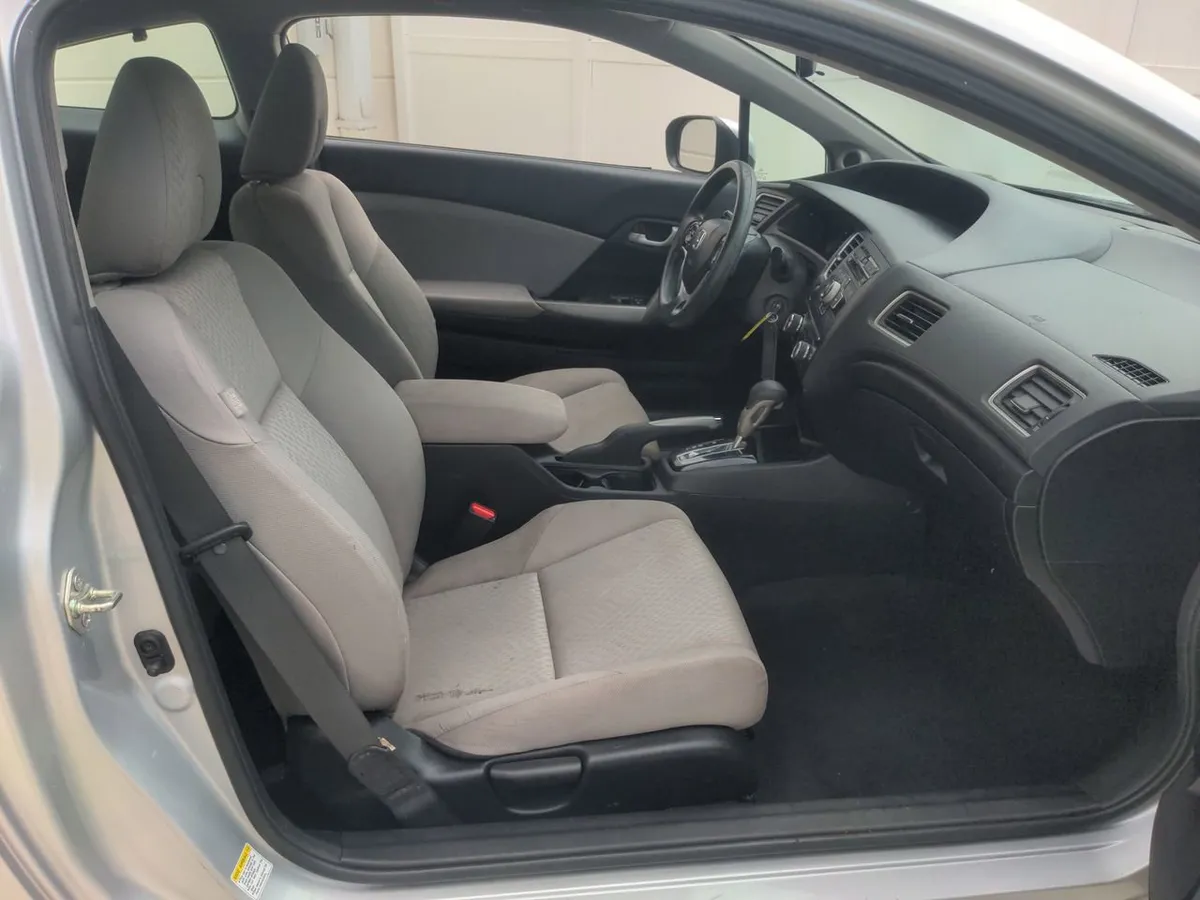 2014 Honda Civic LX thumbnail 31