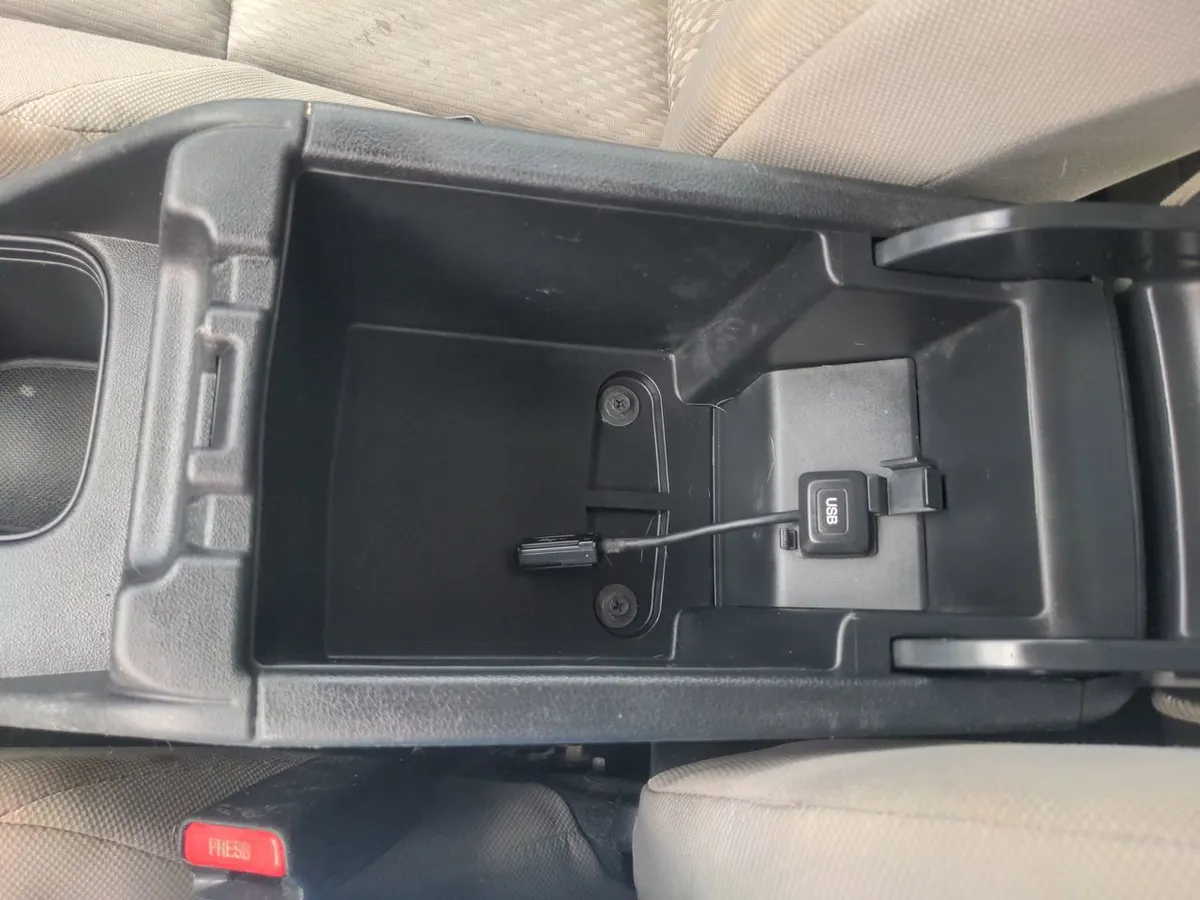 2014 Honda Civic LX thumbnail 37