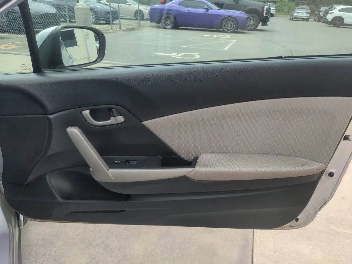 2014 Honda Civic LX thumbnail 38