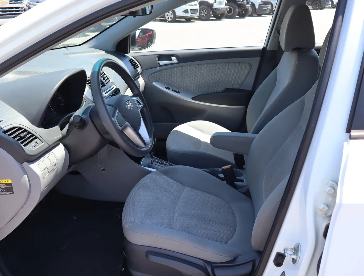2014 Hyundai Accent GS thumbnail 14