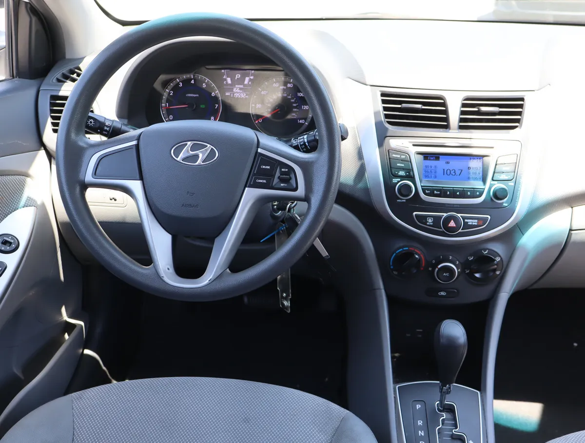 2014 Hyundai Accent GS thumbnail 15