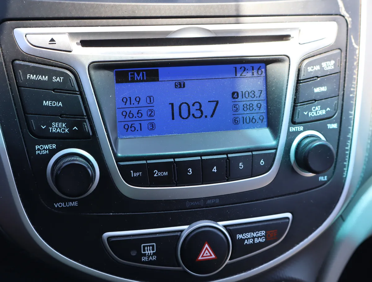 2014 Hyundai Accent GS thumbnail 25