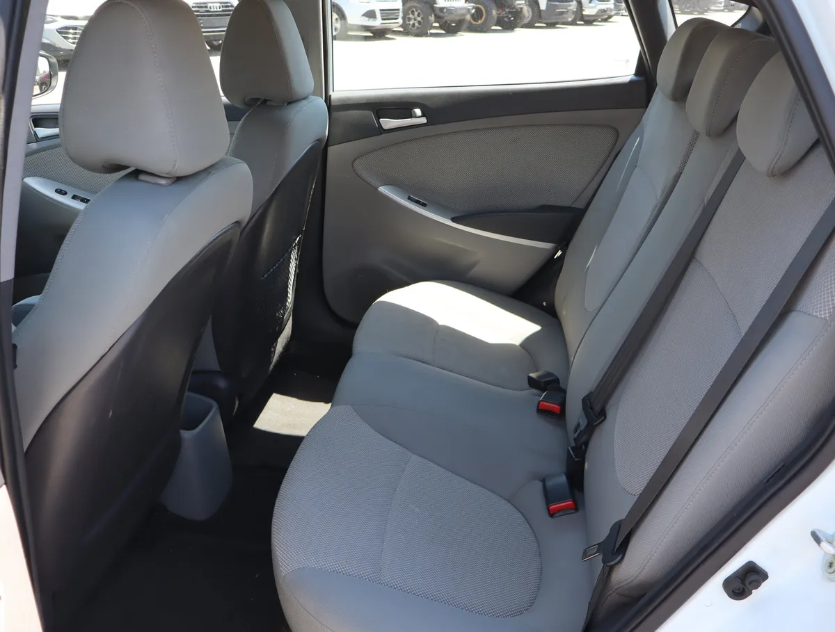 2014 Hyundai Accent GS thumbnail 30