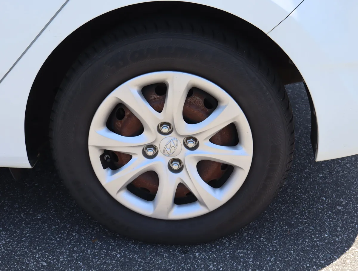 2014 Hyundai Accent GS thumbnail 32